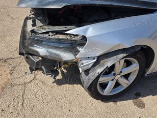 2012 Volkswagen Passat 2.5L SE - Primary Damage Left Image